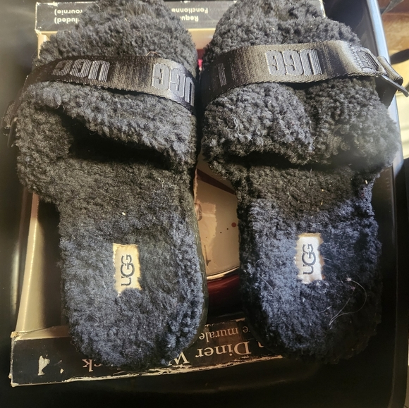UGG Black Fluffy Slippers - Picture 1 of 2
